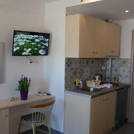 Ammos 아기아 트리아스